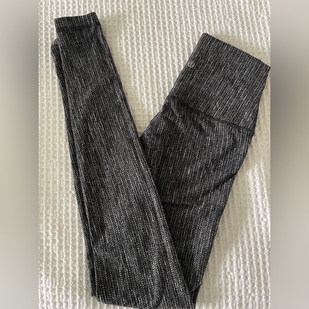 Lululemon Wunder Under High-Rise Tight
Luon Variegated Knit